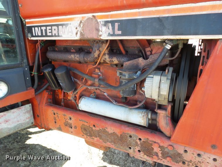 image for item EM9926 1976 International 1086 tractor