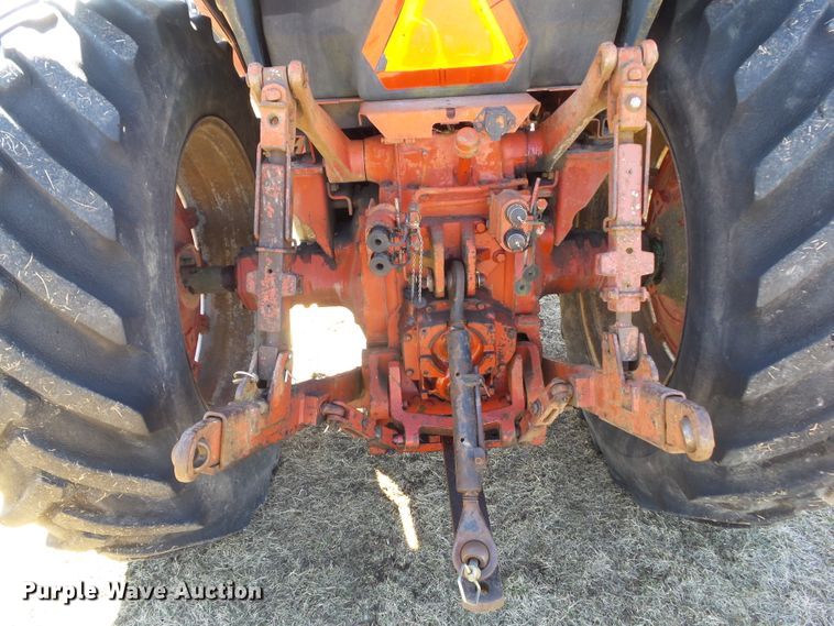 image for item EM9926 1976 International 1086 tractor