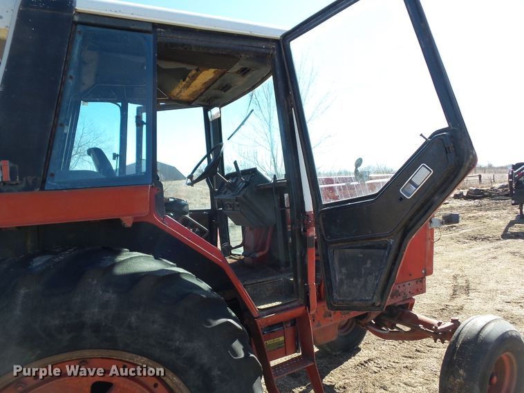 image for item EM9926 1976 International 1086 tractor