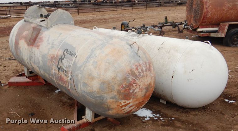 image for item FG9998 (2) tanks