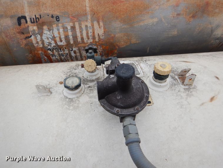 image for item FG9998 (2) tanks