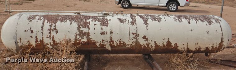 image for item GN9749 Tank