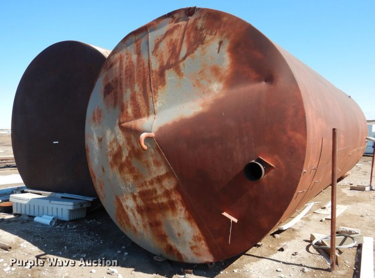 image for item GN9992 (2) tanks