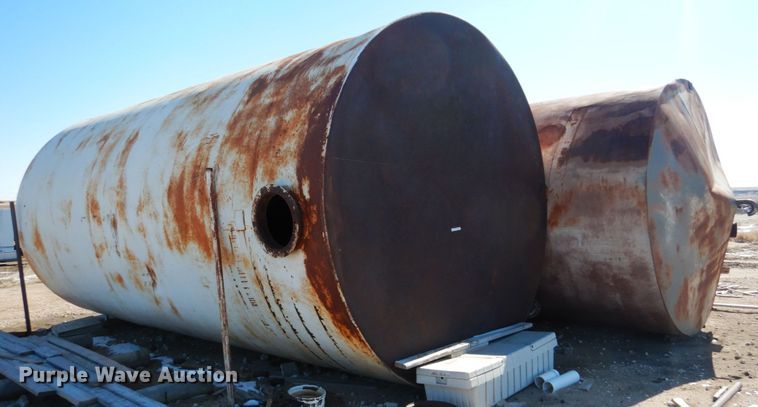 image for item GN9992 (2) tanks