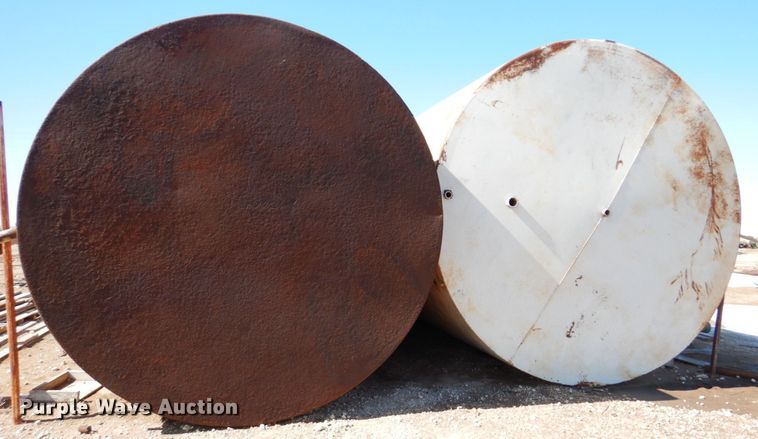 image for item GN9992 (2) tanks