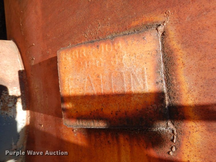 image for item GN9992 (2) tanks