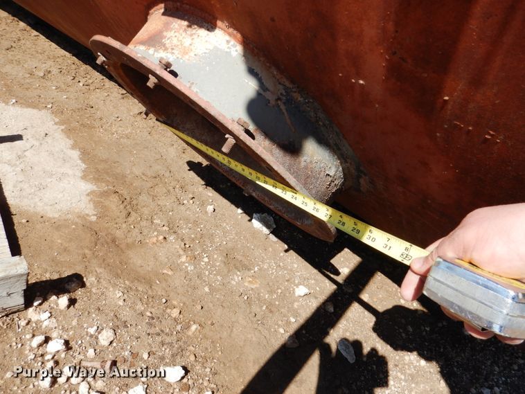 image for item GN9992 (2) tanks