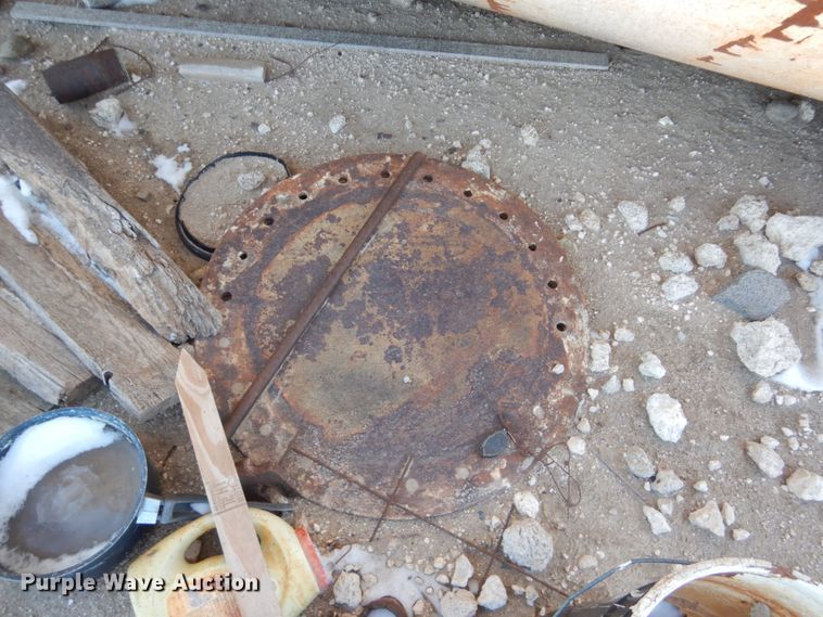 image for item GN9992 (2) tanks