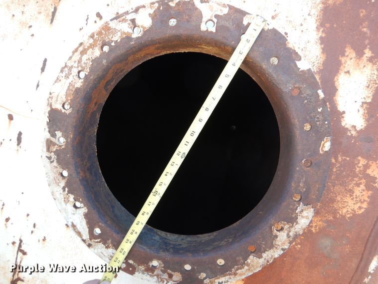 image for item GN9992 (2) tanks