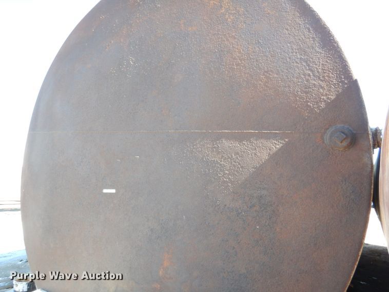 image for item GN9992 (2) tanks