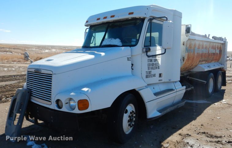 image for item GN9993 2000 Freightliner dump truck