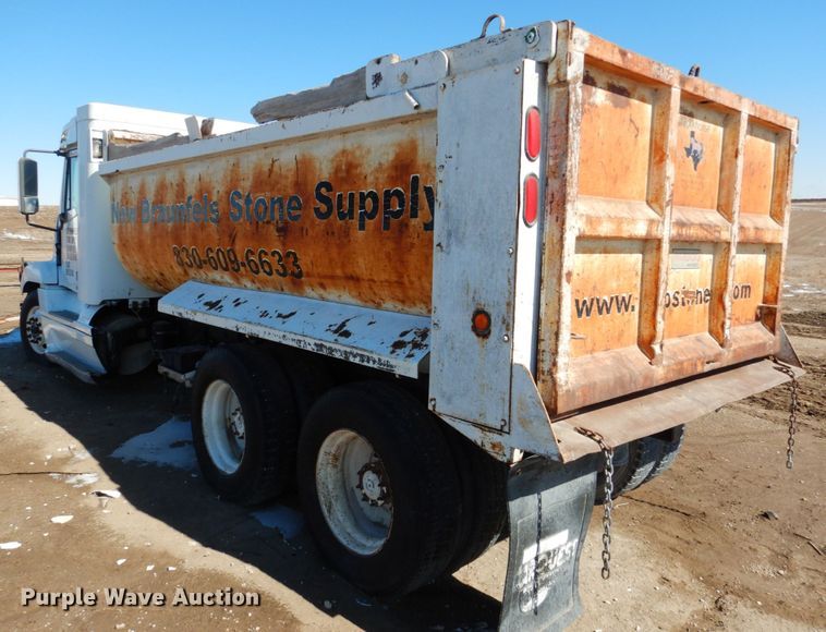 image for item GN9993 2000 Freightliner dump truck