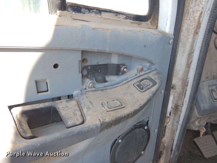 image for item GN9993 2000 Freightliner dump truck