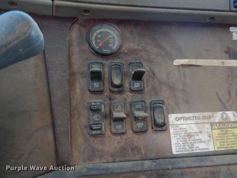 image for item GN9993 2000 Freightliner dump truck