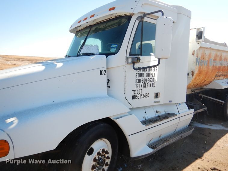 image for item GN9993 2000 Freightliner dump truck