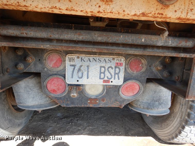 image for item GN9993 2000 Freightliner dump truck