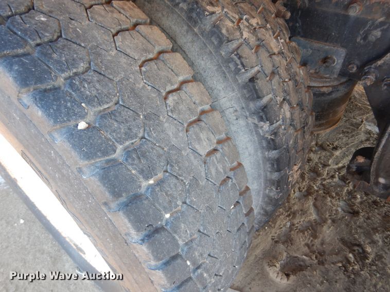 image for item GN9993 2000 Freightliner dump truck