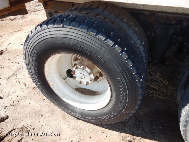 image for item GN9993 2000 Freightliner dump truck