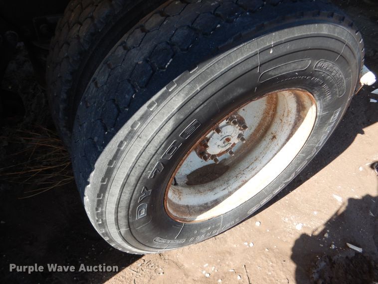 image for item GN9993 2000 Freightliner dump truck