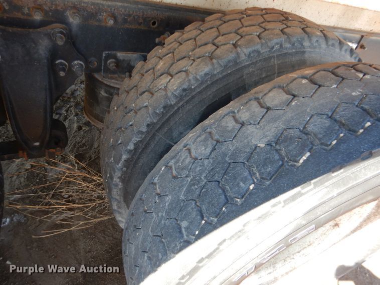 image for item GN9993 2000 Freightliner dump truck