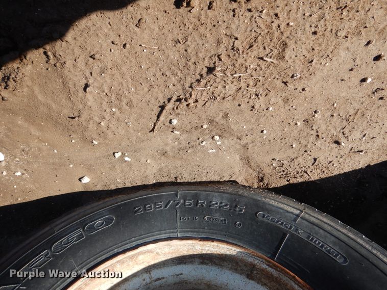 image for item GN9993 2000 Freightliner dump truck