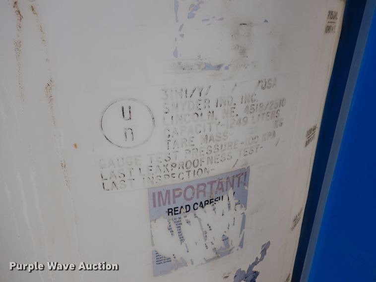 image for item GO9004 Approximately 15 poly shuttle tanks