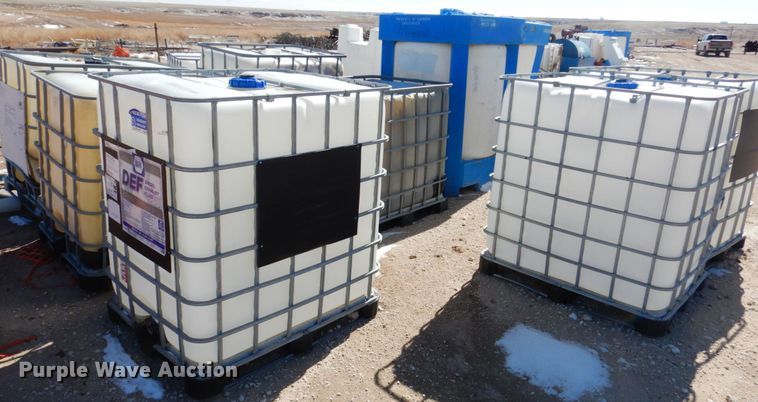 image for item GO9004 Approximately 15 poly shuttle tanks