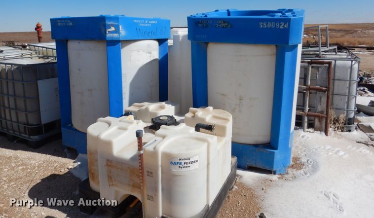 image for item GO9004 Approximately 15 poly shuttle tanks