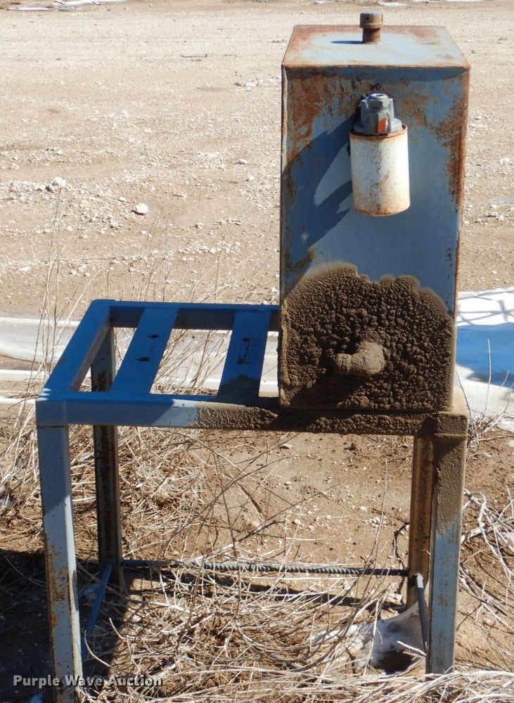 image for item GO9007 Bowman squeeze chute