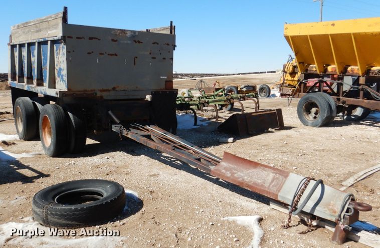 image for item GO9008 1976 end dump pup trailer