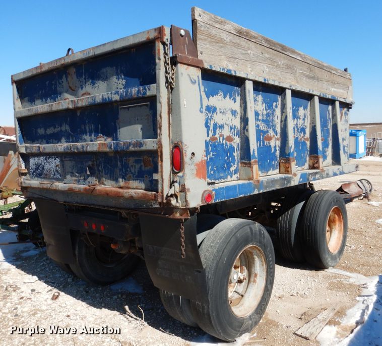 image for item GO9008 1976 end dump pup trailer