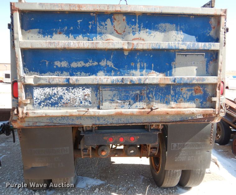 image for item GO9008 1976 end dump pup trailer
