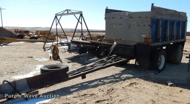 image for item GO9008 1976 end dump pup trailer