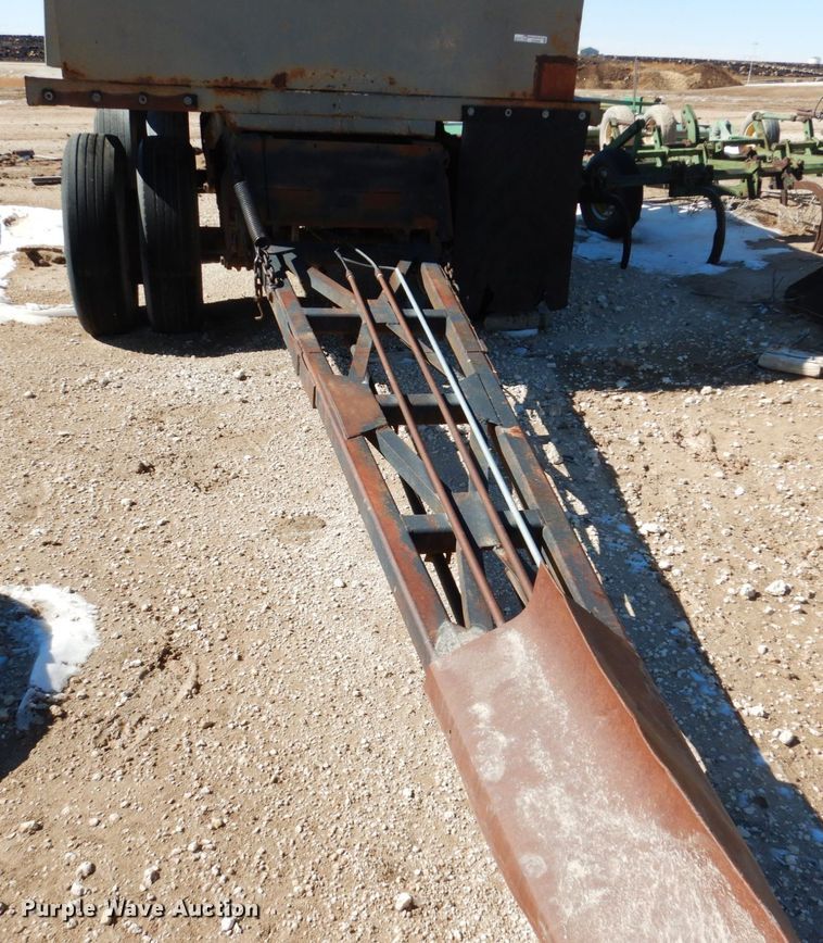 image for item GO9008 1976 end dump pup trailer