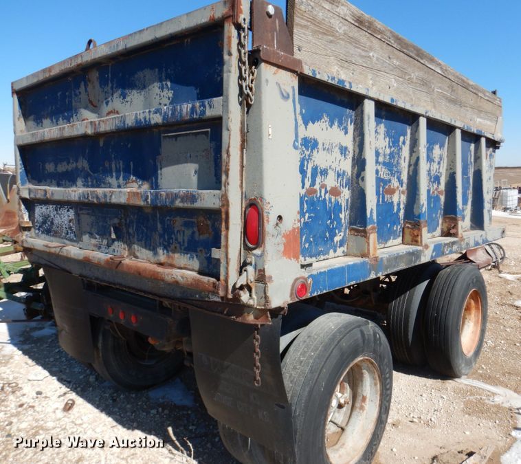 image for item GO9008 1976 end dump pup trailer
