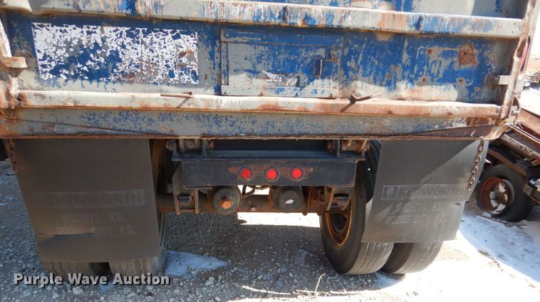 image for item GO9008 1976 end dump pup trailer
