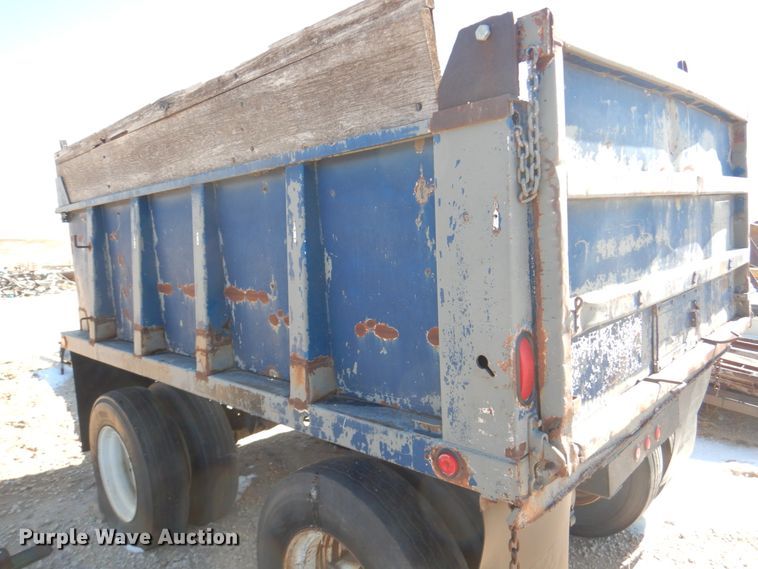 image for item GO9008 1976 end dump pup trailer