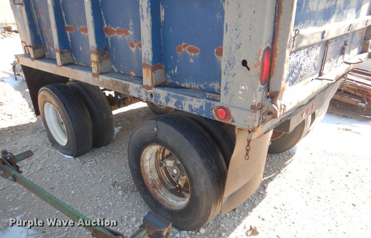 image for item GO9008 1976 end dump pup trailer