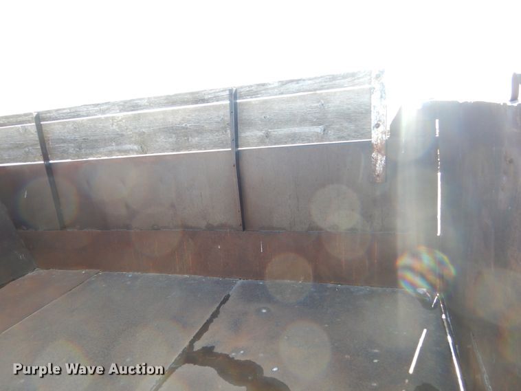 image for item GO9008 1976 end dump pup trailer