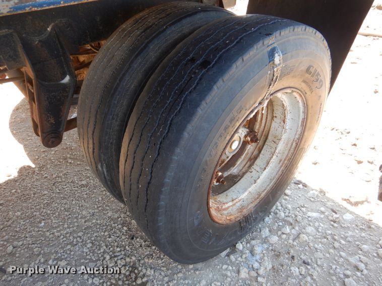 image for item GO9008 1976 end dump pup trailer