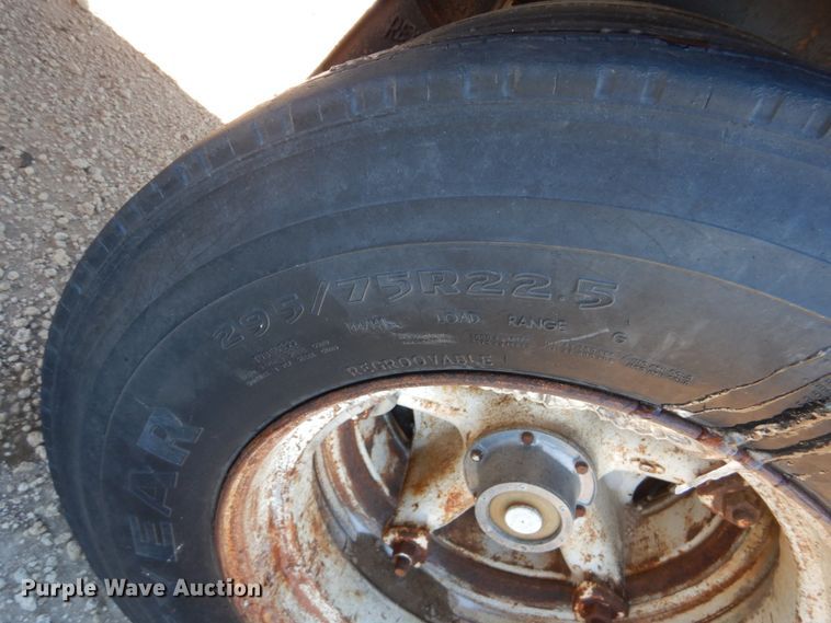 image for item GO9008 1976 end dump pup trailer