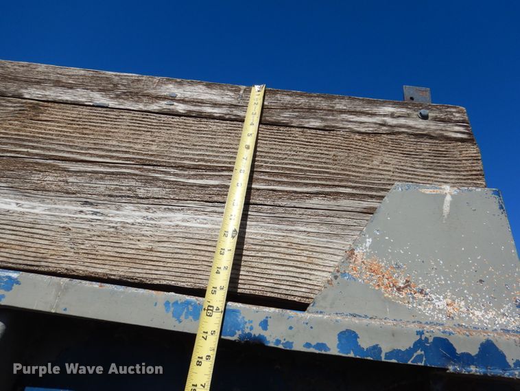 image for item GO9008 1976 end dump pup trailer