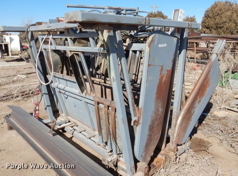 image for item GO9023 Bowman squeeze chute