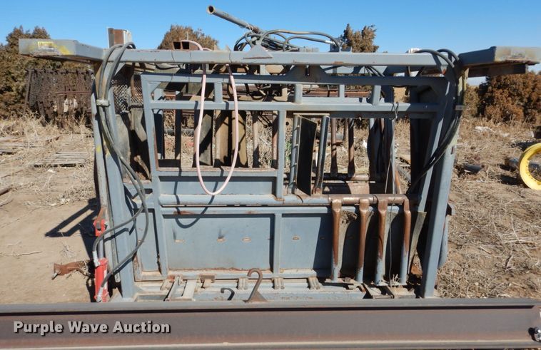 image for item GO9023 Bowman squeeze chute