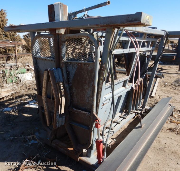 image for item GO9023 Bowman squeeze chute