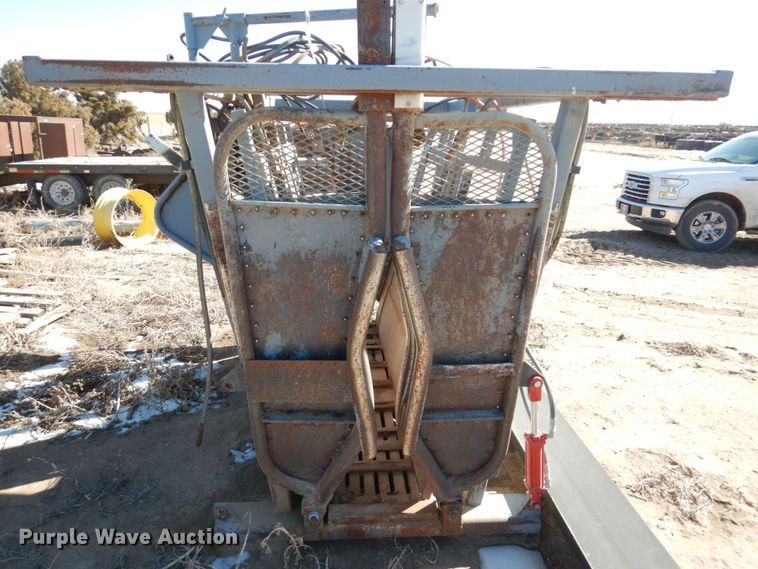 image for item GO9023 Bowman squeeze chute