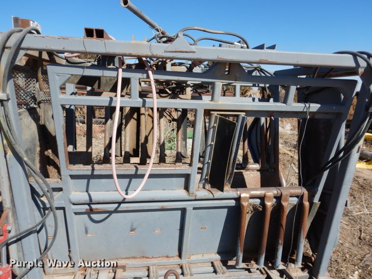 image for item GO9023 Bowman squeeze chute