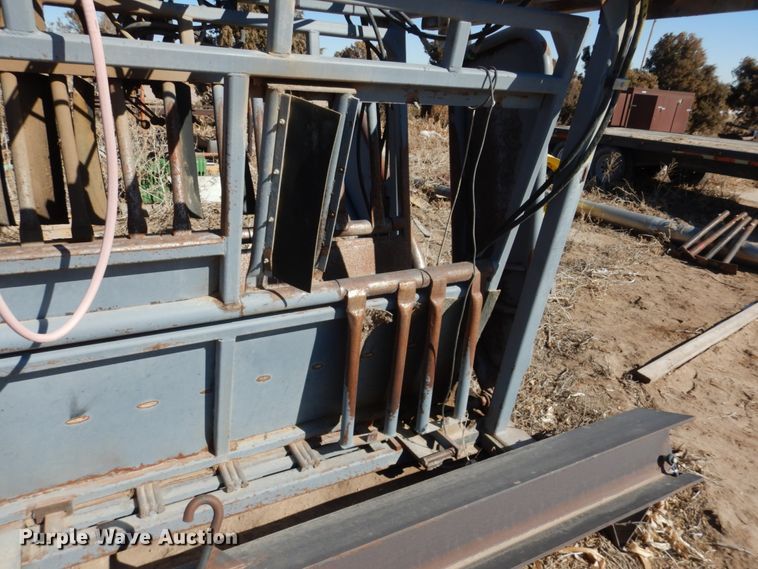 image for item GO9023 Bowman squeeze chute