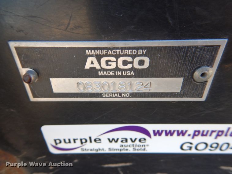 image for item GO9043 1995 AGCO 830 Hugger corn head