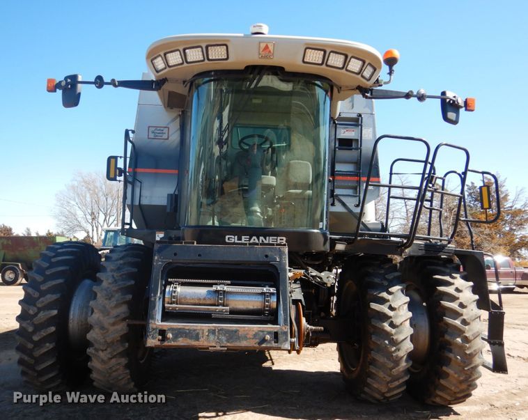 image for item GO9045 2003 Gleaner R75 RWA combine